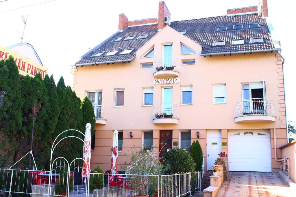 Famulus Business Hotel 