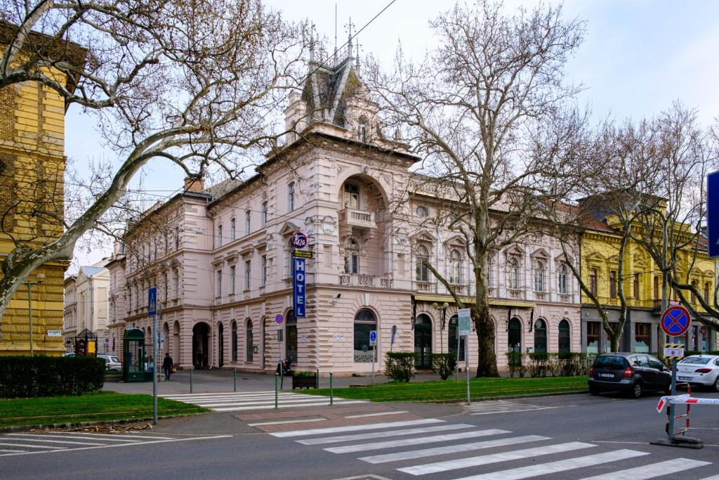 Rvsz Hotel